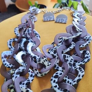 Stylish Multi-Color Chain Necklace